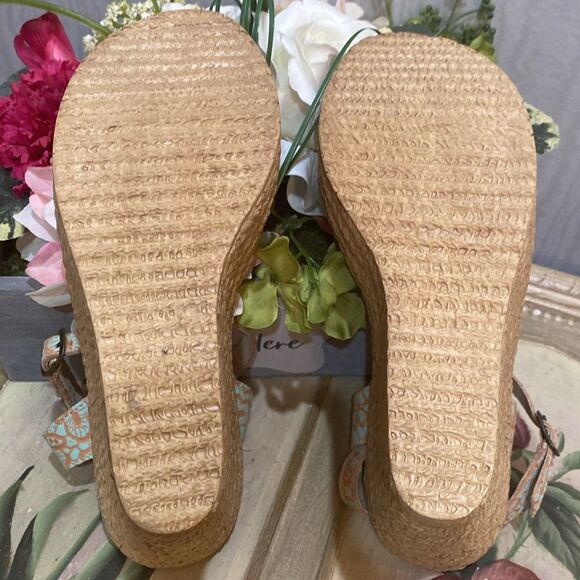 Sbicca Kimms Leather Floral Wedge Sandals Blue Tan Sz 9 New in Box - Picture 11 of 14